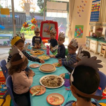 happy-thanksgiving-table-popsicleland-daycare